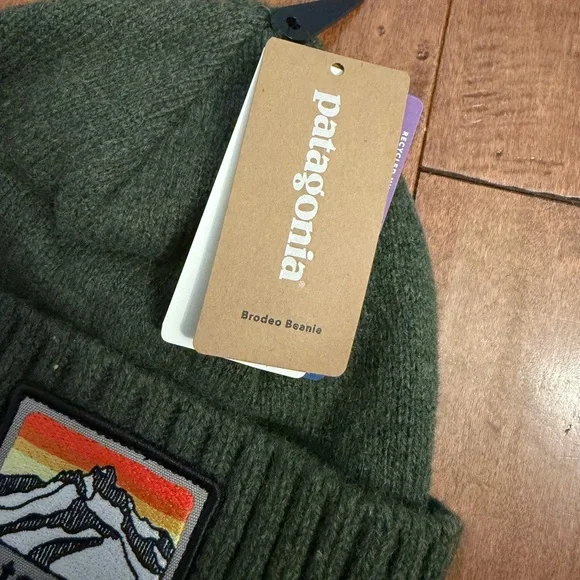 Patagonia Green Brodeo Logo Beanie Winter Hat - Picture 5 of 10